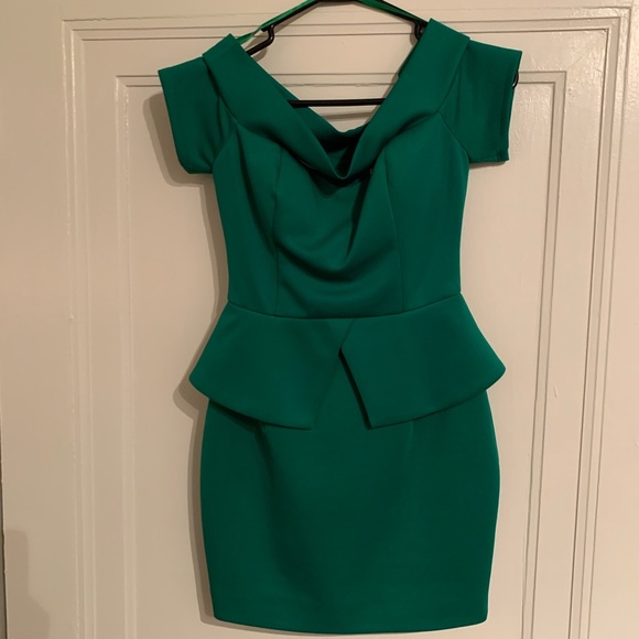 Arden B Green Mini Dress - Picture 1 of 4